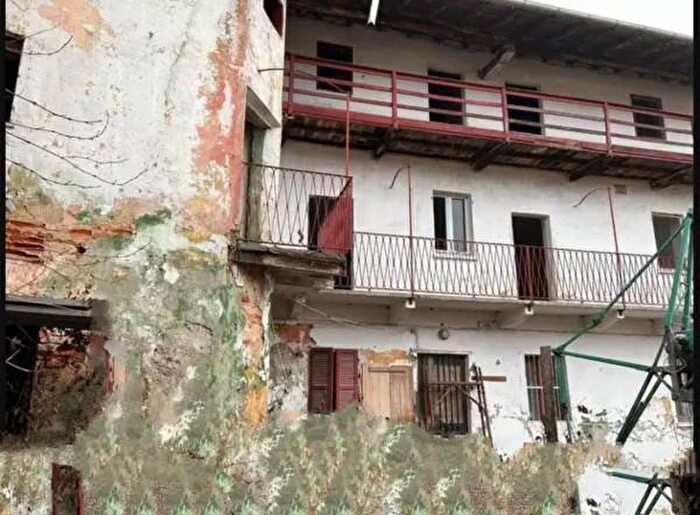 Casa in vendita in Via Fornaci, Oleggio