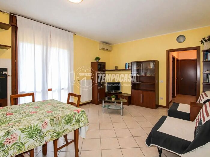 Appartamento trilocale in vendita in Via Corassori, San Prospero