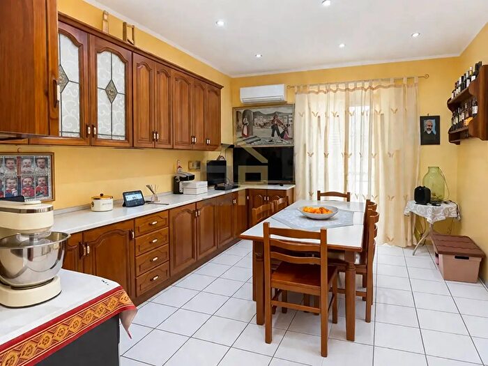 Appartamento trilocale in vendita in Via SantIsidoro alla Guilla, Palermo