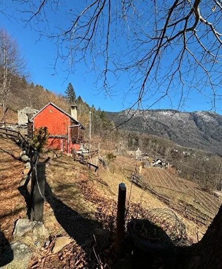 Casa trilocale in vendita in Località Porta, Varzo