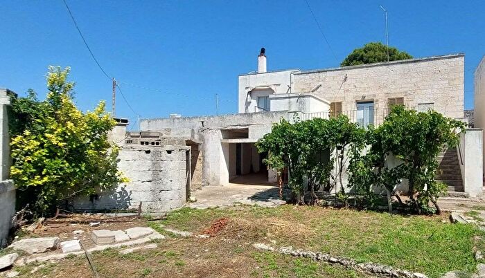 Casa con 7 locali in vendita in Caboto, Cisternino