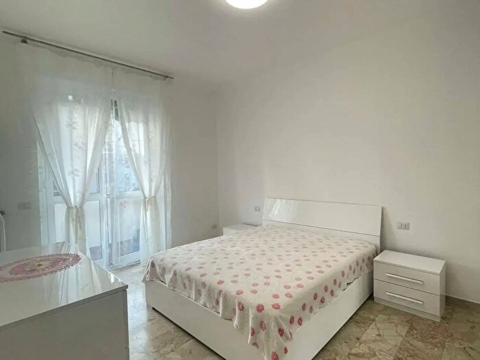 Appartamento trilocale in affitto in Via dei Guarneri, Milano