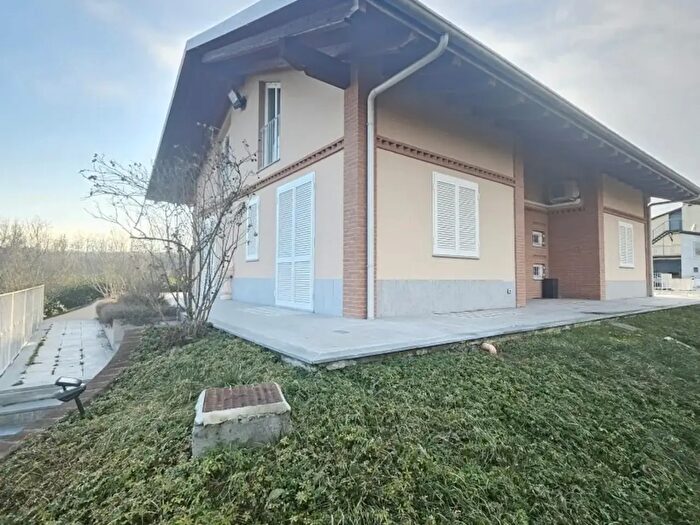 Casa con 8 locali in vendita in Via Borgata Gianotti, Vauda Canavese