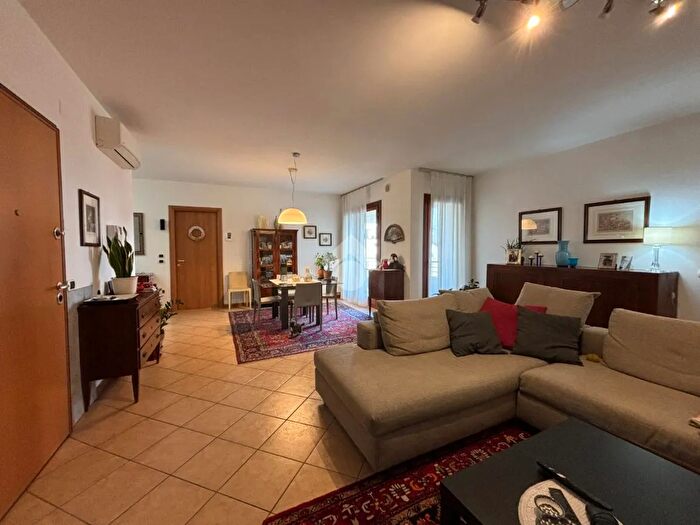 Appartamento trilocale in vendita in Piazza Municipio, San Giorgio Delle Pertiche