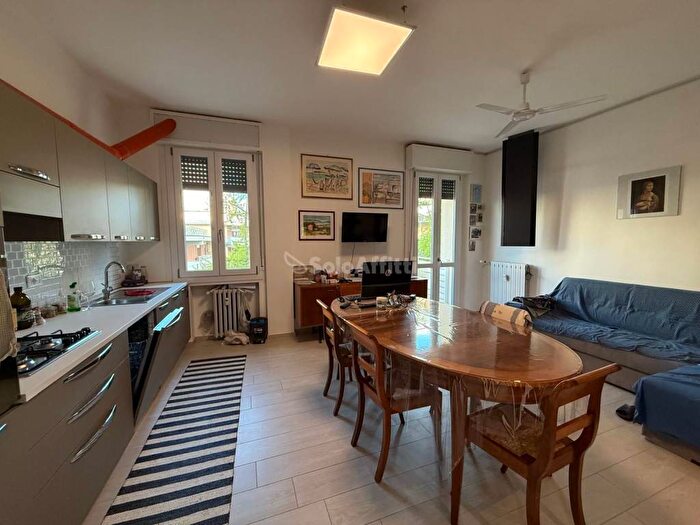 Appartamento quadrilocale in affitto in Viale Medaglie DOro, Viali, Modena