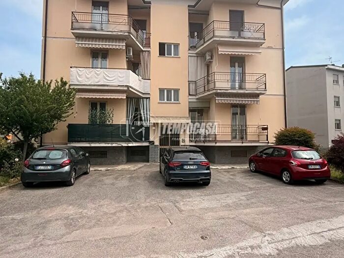 Appartamento trilocale in vendita in Via San Bernardino, Castel San Giovanni