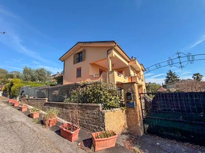 Appartamento quadrilocale in vendita in Via Giovanni Pascoli, Monterosi