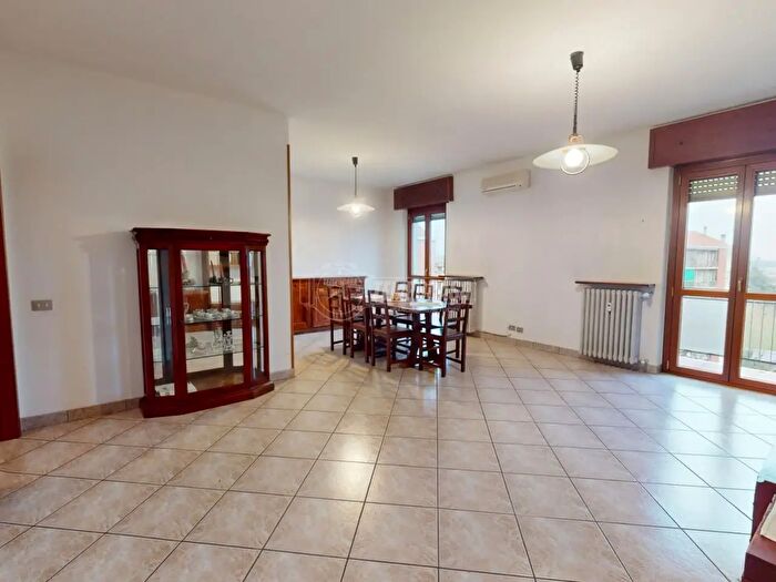 Appartamento trilocale in vendita in Via Monte Grappa a, Cinisello Balsamo