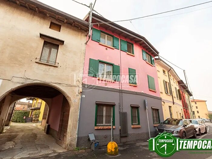 Case in Vendita e in Affitto - 2