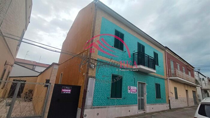 Casa con 6 locali in vendita in Campomarino