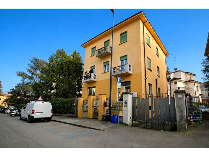 Appartamento trilocale in vendita in Via Donizzetti, Parma