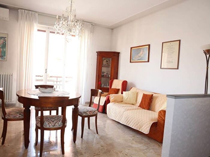 Appartamento con 6 locali in affitto in Via Nicola Pisano, Legnaia San Quirico Monticelli, Firenze