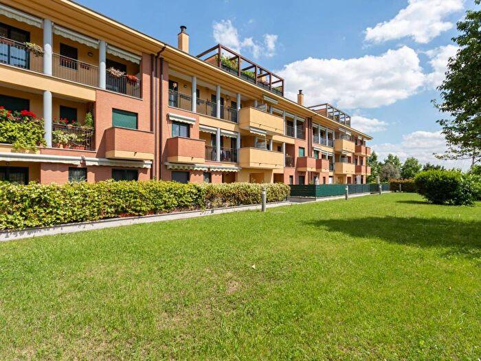 Appartamento bilocale in affitto in Via San Martino, San Martino Ghisolfa, Rho