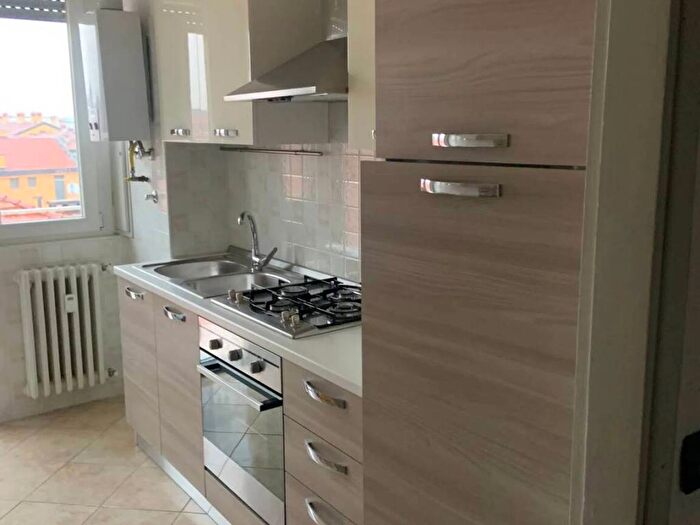 Appartamento trilocale in affitto in Via Gianbattista Moroni, Canovine, Bergamo