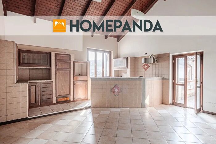 Casa trilocale in vendita in Via Molino, Caresana