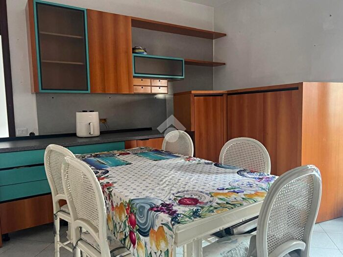 Appartamento quadrilocale in vendita in Piazza G Marconi, Pontirolo Nuovo