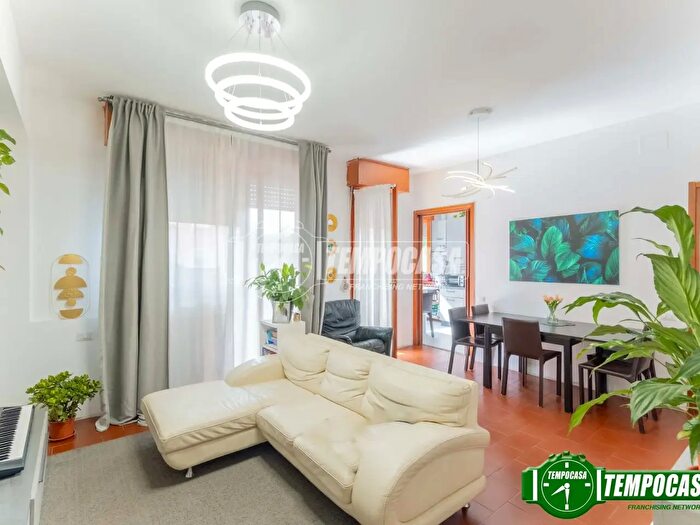 Appartamento quadrilocale in vendita in Via Federico De Roberto, Milano