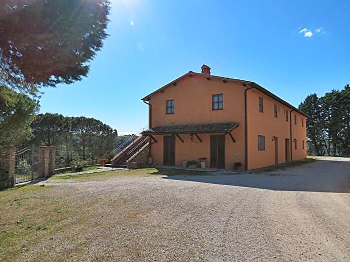 Casa con 6 locali in vendita in Orvieto