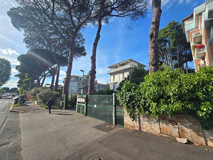 Appartamento trilocale in affitto in Via Cassia, Grottarossa Saxa Rubra, Roma