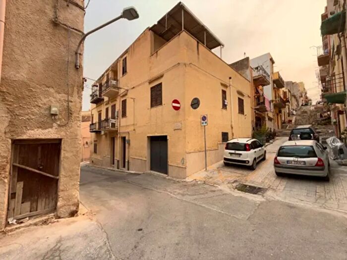 Casa con 6 locali in vendita in Via Giovanni Bovio, Castellammare Del Golfo