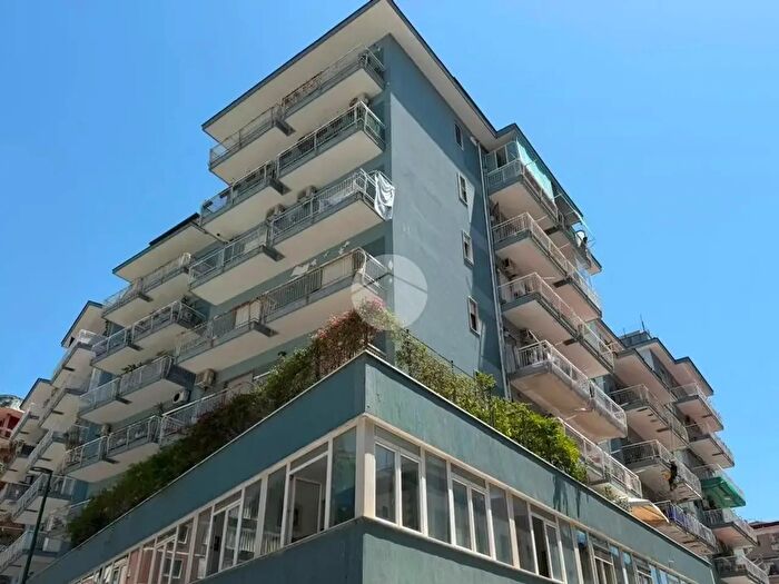 Appartamento con 7 locali in vendita in Via Elio Vittorini, Napoli