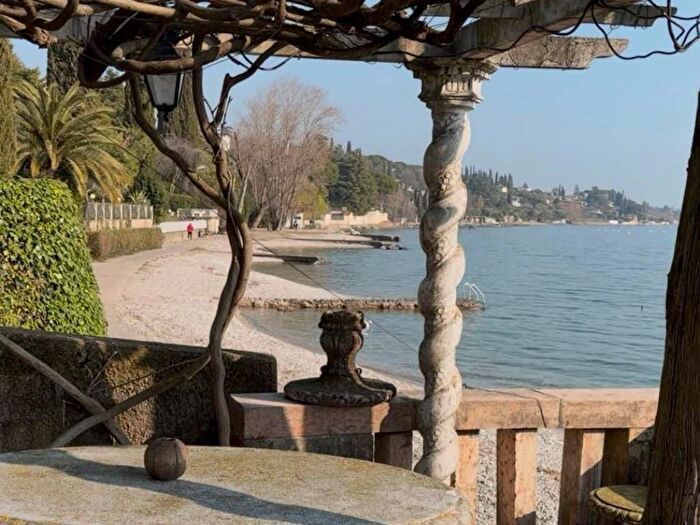 Appartamento bilocale in affitto in Via Guglielmo Marconi, Centro, Padenghe sul Garda