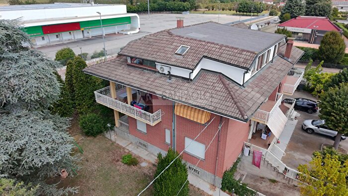 Appartamento con 6 locali in vendita in Castagnito