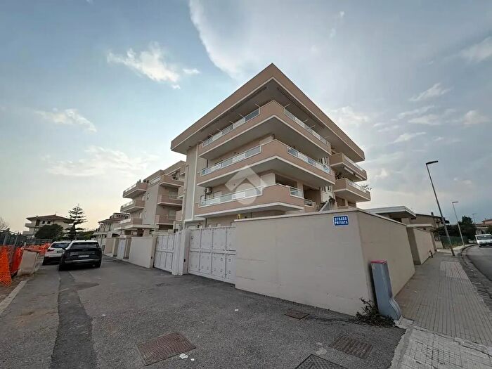 Appartamento trilocale in vendita in Appartamento Via delle Fornaci, Fondi