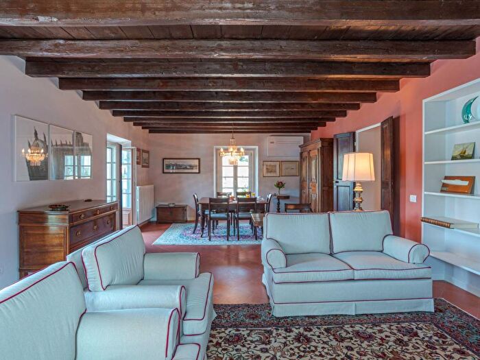 Appartamento quadrilocale in affitto in Viale Geno, Via Torno Via Geno, Como