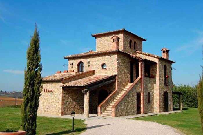 Casa con 6 locali in vendita in Strada Provinciale dei Lopi, Castiglione Del Lago