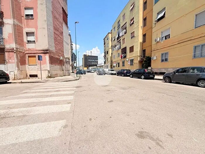 Appartamento trilocale in vendita in Via Gaetano Bruno, Napoli