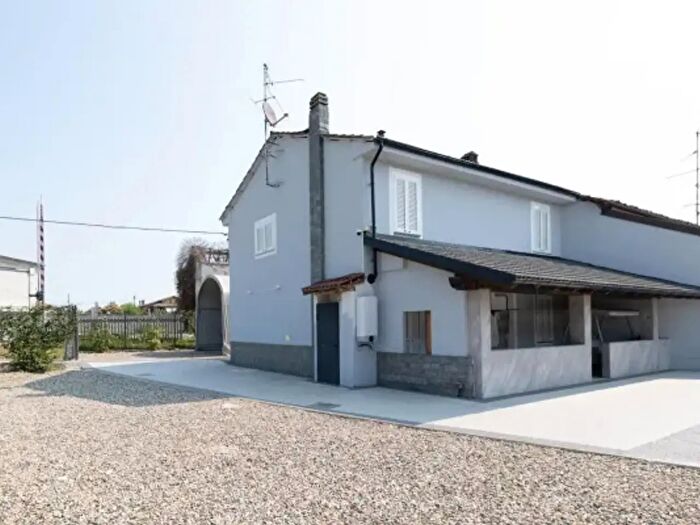 Casa quadrilocale in vendita in Robbio