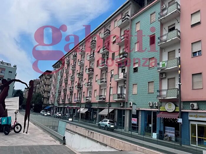 Appartamento trilocale in affitto in Cosenza Piazza Bilotti Snc, Cosenza
