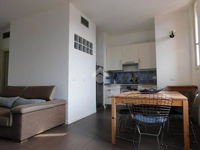 Appartamento bilocale in affitto in Via Andrea Solari, Solari, Milano