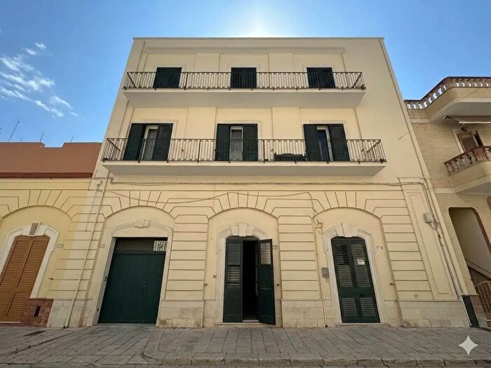 Appartamento trilocale in vendita in Via Specolizzi, Gallipoli