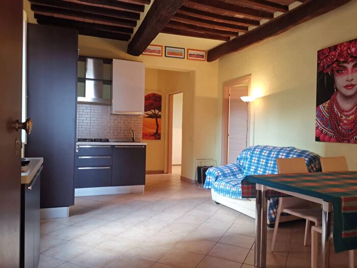 Appartamento trilocale in vendita in Via G Topi, Lajatico