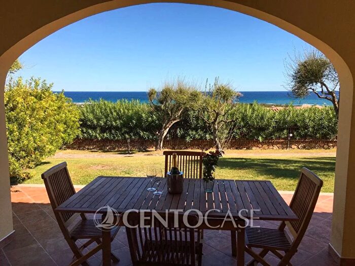 Casa con 6 locali in vendita in San Teodoro