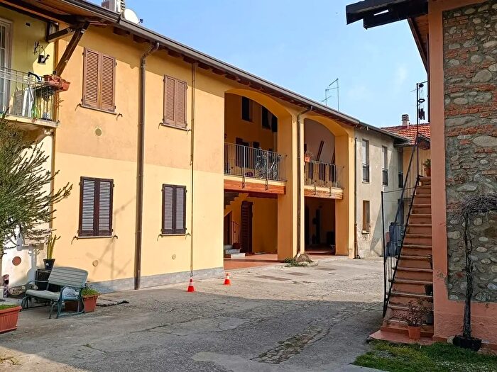 Appartamento trilocale in vendita in Via Cascina Armellina, Bernareggio