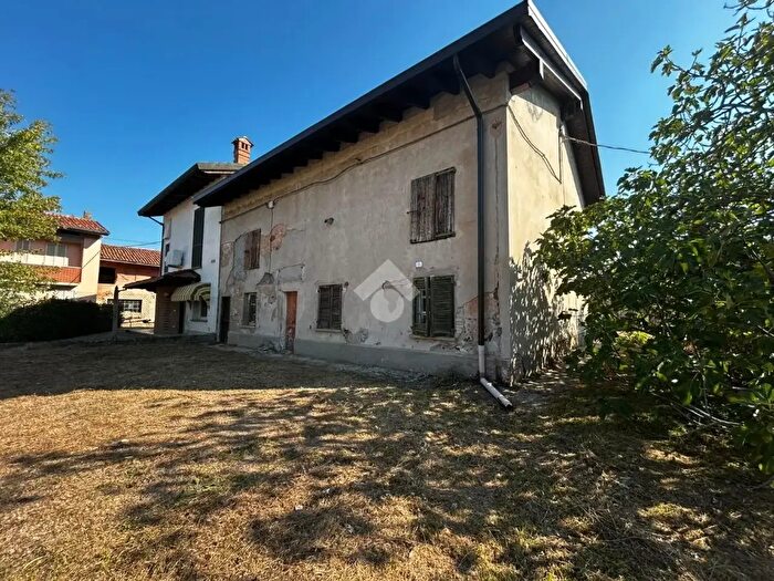 Casa quadrilocale in vendita in Strada Comunale Porta, Tortona