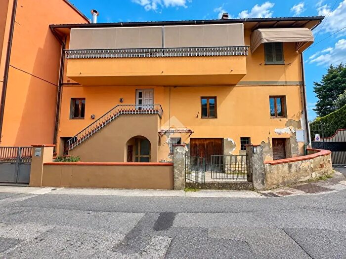 Appartamento con 5 locali in vendita in Via Martiri della Libertà, Montopoli In Val D'Arno