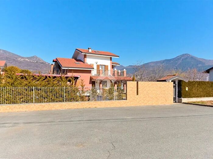 Casa con 6 locali in vendita in Borgata Molino, Villar Dora