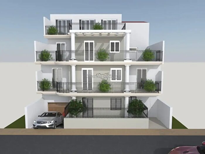 Appartamento trilocale in vendita in Via Berlino, Pozzallo