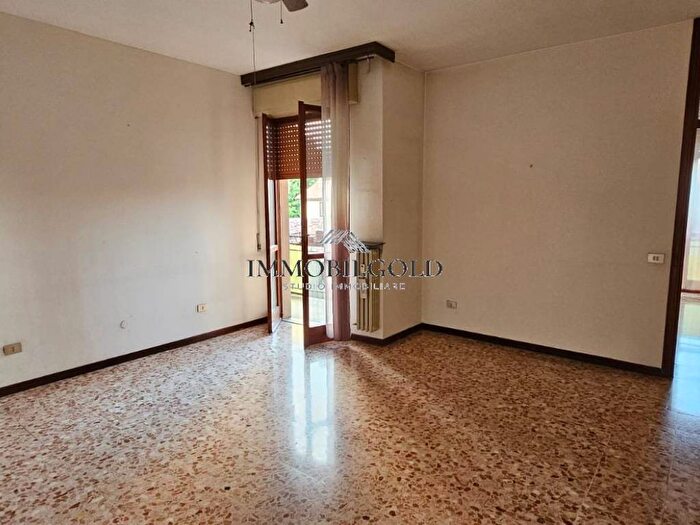 Appartamento trilocale in affitto in Via Giovanni Battista Piatti, Abbiategrasso