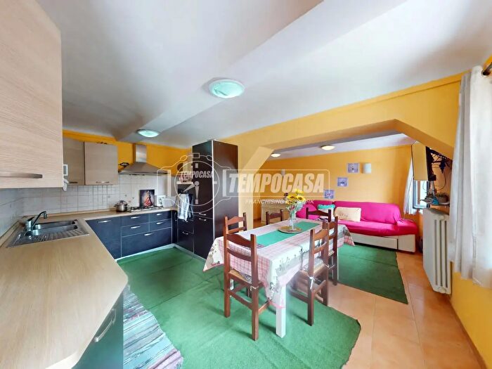 Casa quadrilocale in vendita in Via Case Sparse Crua, Canale