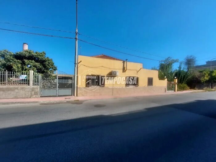 Appartamento trilocale in vendita in Via Archi Nazionale, San Filippo Del Mela