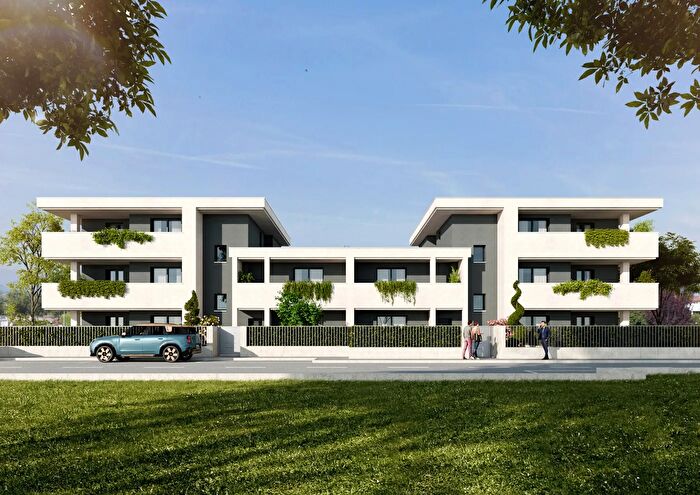 Appartamento con 6 locali in vendita in Via Papa Giovanni II, Scarnafigi