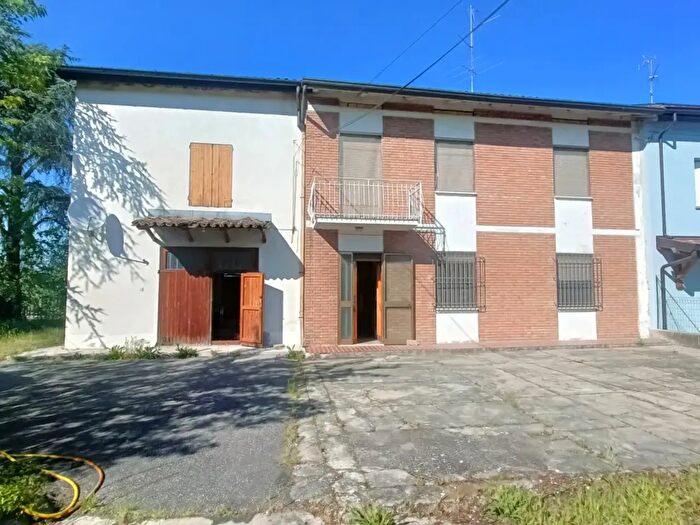 Casa con 5 locali in vendita in Via San Giuseppe, Boretto