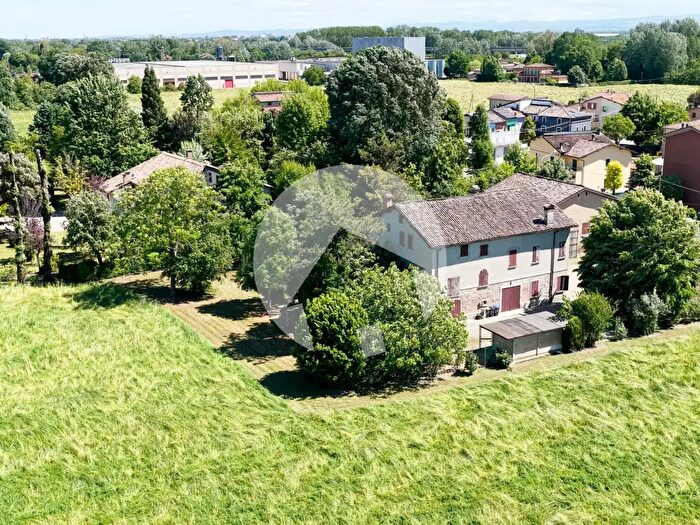Casa con 20 locali in vendita in Via Magnagallo Ovest, Campogalliano
