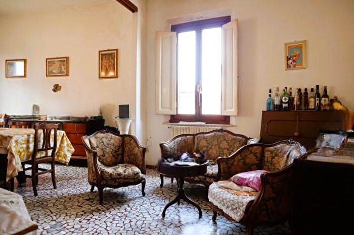 Appartamento con 5 locali in vendita in Via Mario Fabiani, Empoli