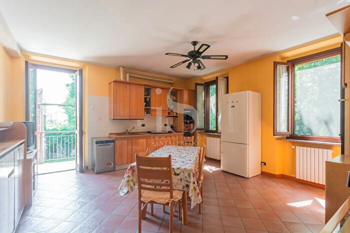 Appartamento trilocale in vendita in Via Santa Caterina da Siena, Vimercate